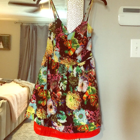 Super fun spaghetti strap dress - Picture 1 of 2